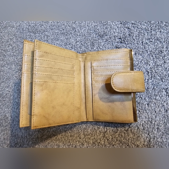 Leather Buxton Heiress Double Cardex Tan  Ladies Wallet EUC - Picture 6 of 10